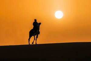 Marrakech: Firehjulinger, kameler i solnedgangen og romantisk middagsshow