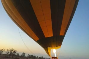Marrakech: Royal Breakfast with Hot Air Balloons View