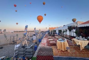 Marrakech: Royal Breakfast with Hot Air Balloons View