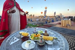 Marrakech: Royal Breakfast with Hot Air Balloons View