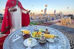 Marrakech: Royal Breakfast with Hot Air Balloons View