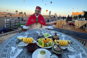 Marrakech: Royal Breakfast with Hot Air Balloons View