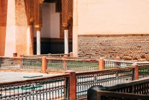 Biglietto d'ingresso per le Tombe Saadiane di Marrakech con audioguida digitale