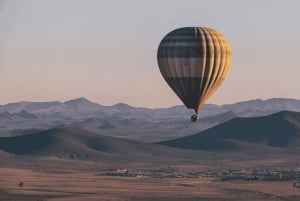 Marrakech: Soloppgangsflytur med varmluftsballong og berberfrokost