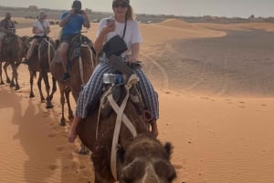 Marrakesch nach Fes 3-tägige Wüstentour mit Kamel und Luxuszelt