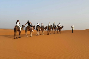 Marrakesch nach Fes 3-tägige Wüstentour mit Kamel und Luxuszelt