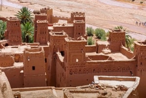 Marrakechista Merzougaan: 4 päivän luksusretki Saharan autiomaassa