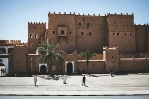 Marrakechista Merzougaan: 4 päivän luksusretki Saharan autiomaassa