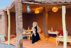 Alkaen:Marrakech Agafay Desert kameliratsastus illallinen auringonlaskun kanssa
