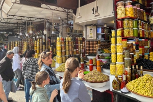 Marrakech: Tur med guide i den pulserende medinaen og de fargerike soukene