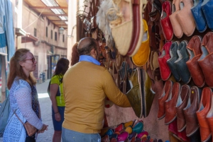 Marrakech: Tur med guide i den pulserende medinaen og de fargerike soukene