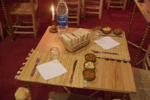 Marrakech: Cena espectáculo de 3 platos en el desierto de Agafay y acceso a la piscina
