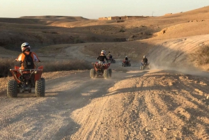Marrakesh: Tour del deserto di Agafay in quad e a dorso di cammello con cena