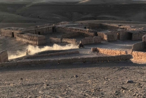 Marrakech : Excursion dans le désert d'Agafay en quad et à dos de chameau avec dîner