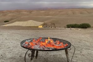 Marrakech : Journée dans le désert d'Agafay en quad, à dos de chameau ou en piscine avec déjeuner