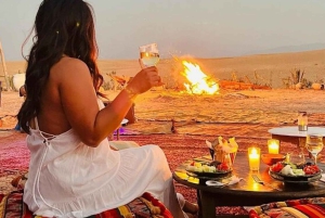 Marrakesh: Tramonto nel deserto di Agafay, giro in cammello e cena con spettacolo