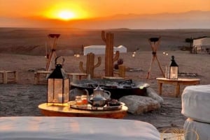 Marrakesh: Tramonto nel deserto di Agafay, giro in cammello e cena con spettacolo