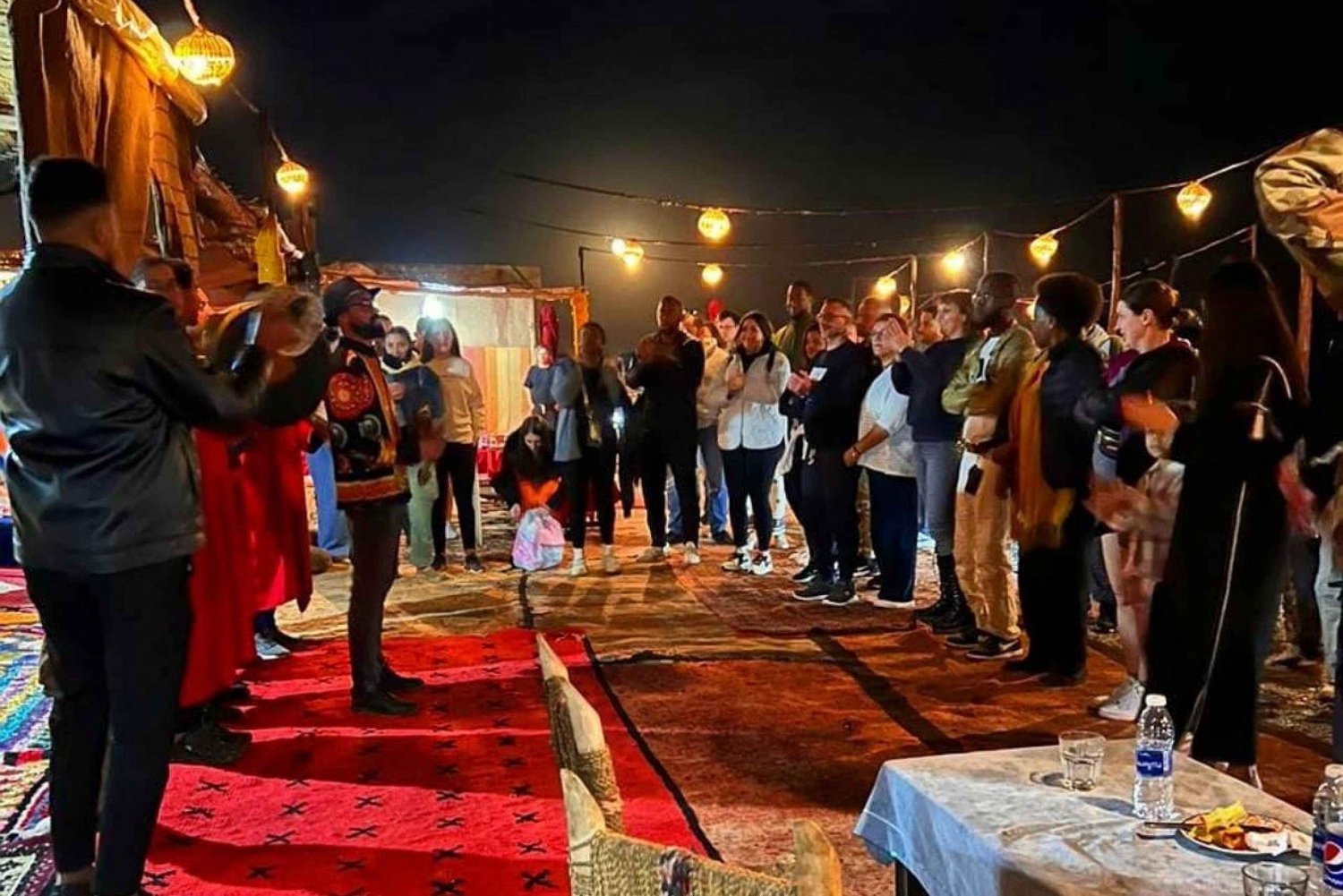 Marrakesh: Pôr do sol no deserto com jantar e show