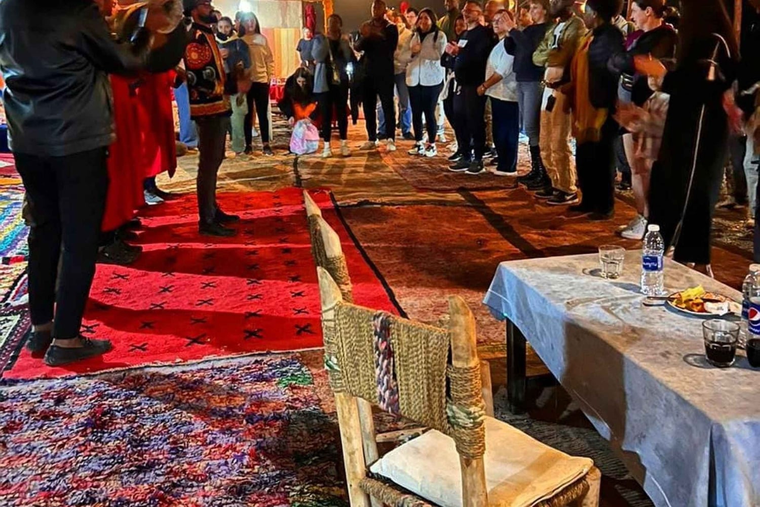 Marrakech : Coucher de soleil dans le désert avec dîner et spectacle