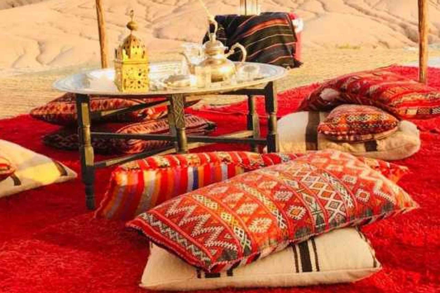 Marrakech : Coucher de soleil dans le désert avec dîner et spectacle