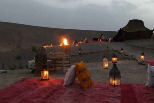 Marrakesh: Aavikon auringonlasku illallisella ja show'lla
