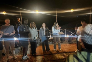 Marrakesh: Aavikon auringonlasku illallisella ja show'lla