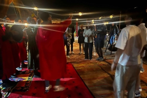 Marrakesh: Aavikon auringonlasku illallisella ja show'lla