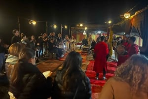 Marrakesh: Aavikon auringonlasku illallisella ja show'lla