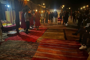 Marrakesh: Aavikon auringonlasku illallisella ja show'lla