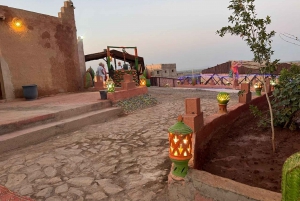 Marrakesh: Aavikon auringonlasku illallisella ja show'lla
