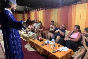 Marrakesh: Aavikon auringonlasku illallisella ja show'lla