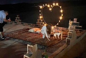 Marrakesh: Aavikon auringonlasku illallisella ja show'lla