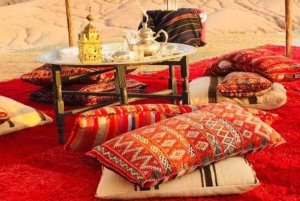 Marrakech : Coucher de soleil dans le désert avec dîner et spectacle