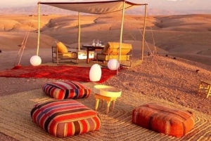 Marrakech : Coucher de soleil dans le désert avec dîner et spectacle