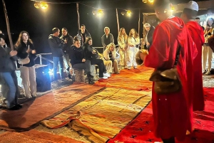 Marrakech : Coucher de soleil dans le désert avec dîner et spectacle