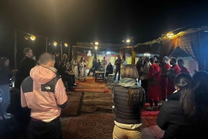 Marrakech : Coucher de soleil dans le désert avec dîner et spectacle