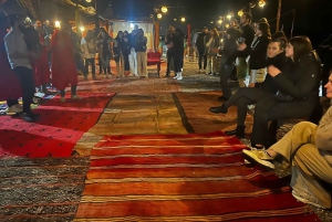 Marrakech : Coucher de soleil dans le désert avec dîner et spectacle