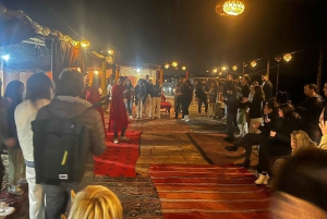 Marrakech : Coucher de soleil dans le désert avec dîner et spectacle