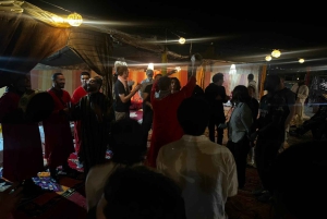Marrakech : Coucher de soleil dans le désert avec dîner et spectacle
