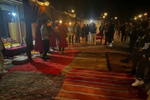 Marrakech : Coucher de soleil dans le désert avec dîner et spectacle