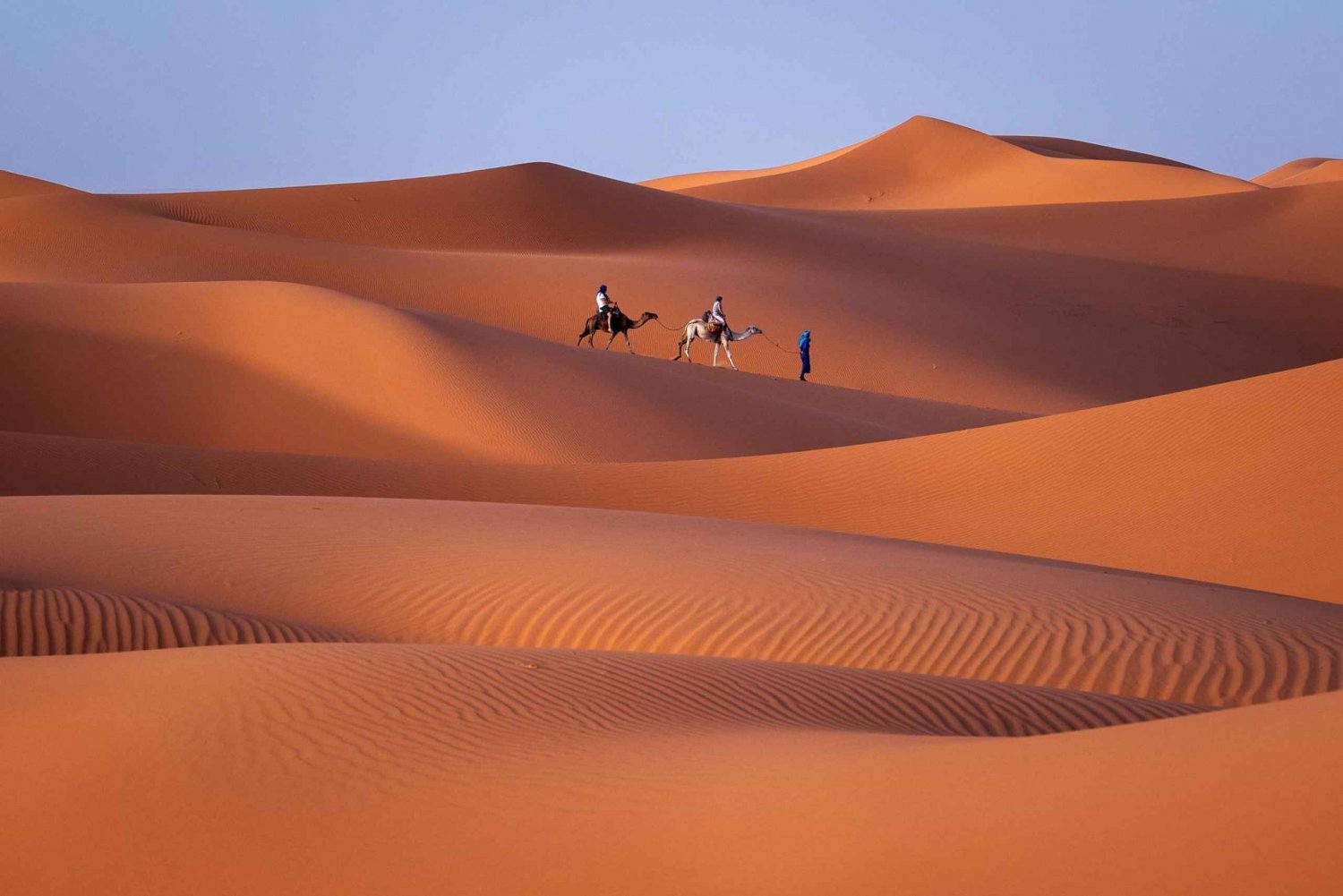 Merzougan aavikko 3 päivää 02 yötä & bivouac & kameliratsastus