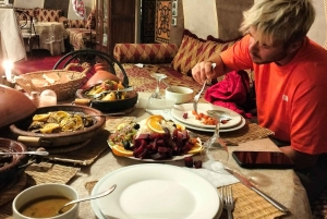 Marockansk matlagningskurs i en by i bergen med upphämtning