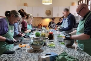 Marrakesz: Marokańska lekcja gotowania z wizytą na targu i posiłkiem