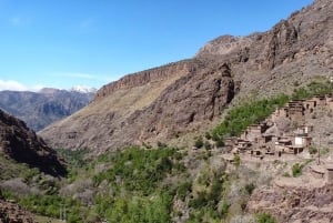 Excursión de un día al valle de Ourika y al río Oulmes con camellos incluidos.