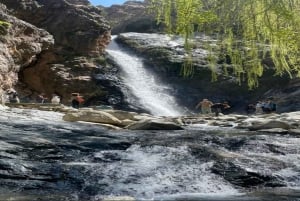 Dagsutflykt till Ourikadalen: Vandring, vattenfall, lunch och avkoppling