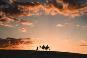 Marrakech: Agafay Quad Bike, Auringonlaskun kameliratsastus illallisella.
