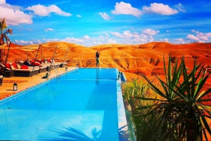 Quad en el desierto de Agafay con almuerzo y paseo en camello y piscina