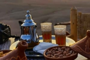 Mönkijäpyöräily Agafayn autiomaassa lounaalla & kameliratsastus & uima-allas