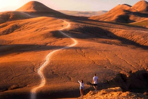 Mönkijäpyöräily Agafayn autiomaassa lounaalla & kameliratsastus & uima-allas