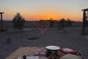 Quadrijden in de woestijn met palmbomen van Marrakech